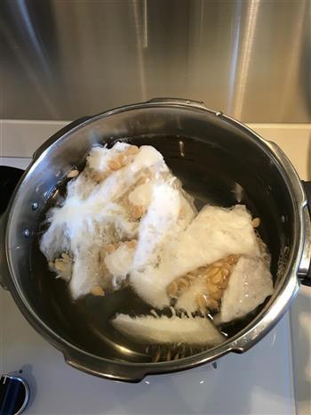 冬瓜土茯苓木棉花瘦肉汤的做法图解10