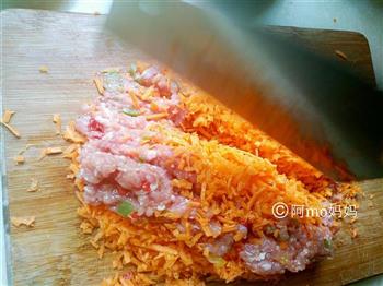 生煎饺子胡萝卜猪肉馅的做法步骤3