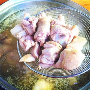 新疆大盘鸡拌面的做法步骤4