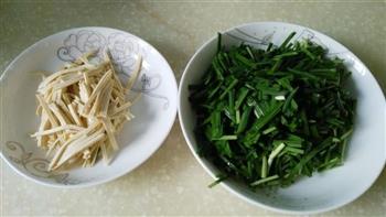 韭菜炒豆干的做法步骤2
