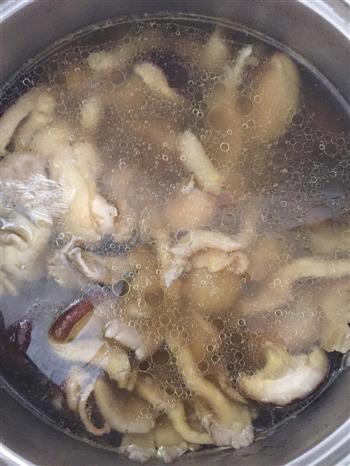 香菇炖鸡汤-调料的做法步骤1