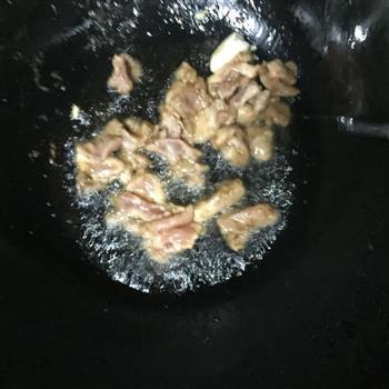 西芹木耳炒肉片的做法步骤5