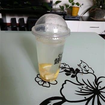 蜂蜜柠檬水的做法步骤1