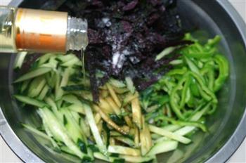 紫苏叶大拌菜的做法步骤7