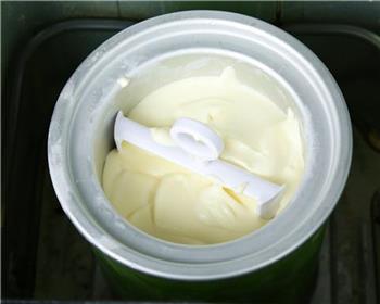 香草酸奶油樱桃冰淇淋的做法图解7