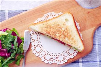 不用沙拉酱的快手早晨-牛油果培根三明治的做法步骤10