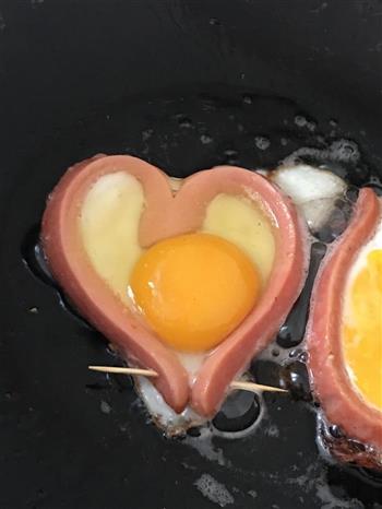 爱心煎蛋的做法图解3
