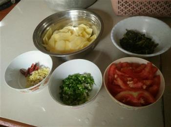酸菜土豆片的做法步骤2