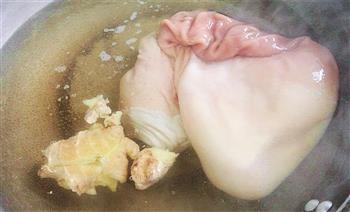 健脾养胃、补中益气的猪肚汤的做法图解4