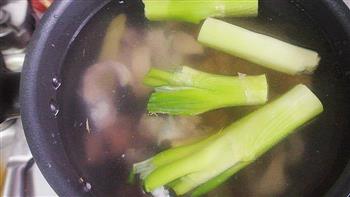 健脾养胃、补中益气的猪肚汤的做法图解7