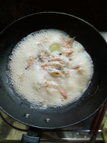 儿童补钙鲜虾粥的做法步骤3