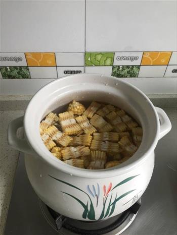 玉米苦瓜排骨汤的做法步骤3