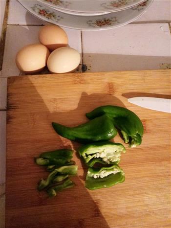 青椒鸡蛋打卤面的做法步骤1