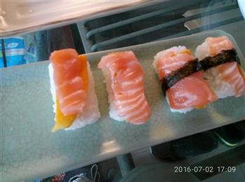 芒果三文鱼寿司的做法步骤5