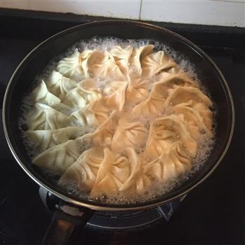 锅贴饺子的做法步骤1