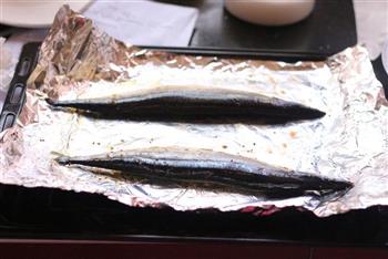 烤秋刀鱼的做法步骤1