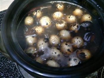 香菇茶叶卤鹌鹑蛋的做法步骤4