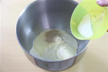 低脂低糖全麦面包的做法步骤2