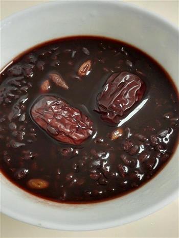 黑米粥/枸杞红枣黑米粥的做法步骤3