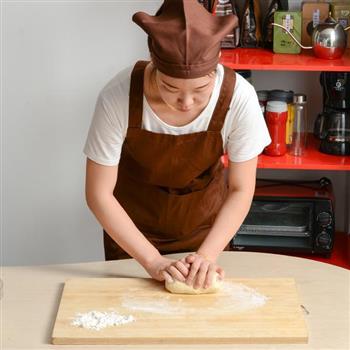 手工双拼披萨的做法步骤6