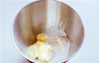 柠檬海盐磅蛋糕的做法步骤1