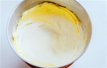 柠檬海盐磅蛋糕的做法步骤3