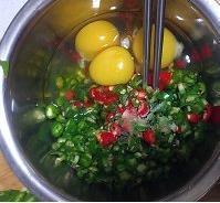 青椒炒蛋 下饭的做法步骤2
