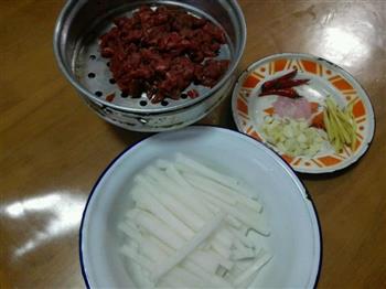 萝卜丝炒牛肉的做法步骤1