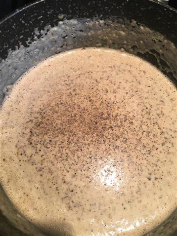鸡丝奶油蘑菇汤-孙红雷打动主厨的做法步骤11
