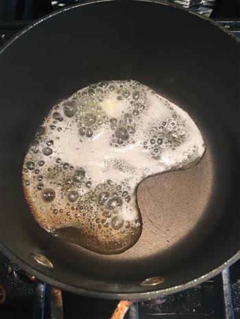 鸡丝奶油蘑菇汤-孙红雷打动主厨的做法步骤4