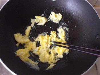 营养美味火腿蛋炒饭的做法步骤3
