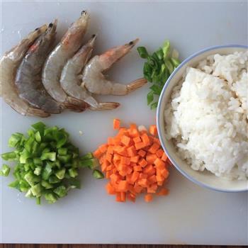 鲜虾芝士焗饭的做法图解1