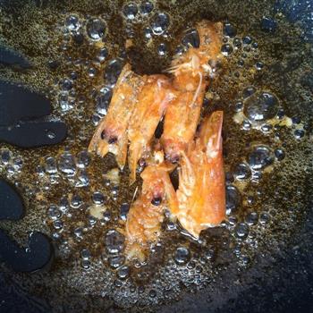 鲜虾芝士焗饭的做法步骤2