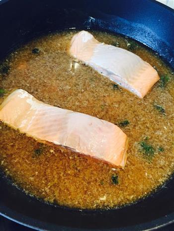 慢煮三文鱼荞麦面的做法图解5