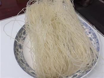砂锅米线的做法步骤2