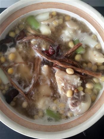 茶树菇黄豆猪蹄汤的做法步骤10