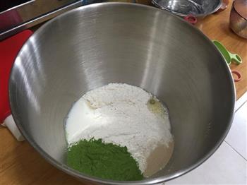 抹茶麻薯蜜豆包的做法步骤2
