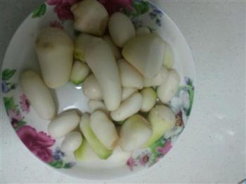 菌菇芦荟百合汤的做法步骤3