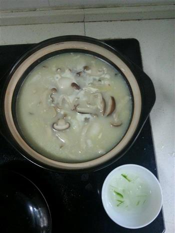 菌菇芦荟百合汤的做法步骤4
