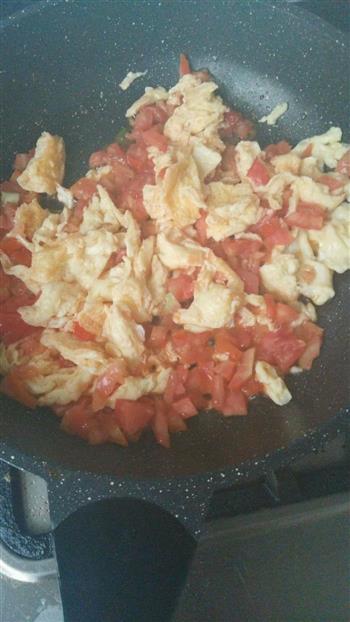 蕃茄鸡蛋炒饭的做法步骤3