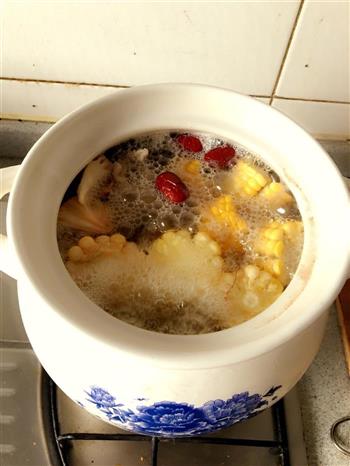 猴菇虫草玉米排骨汤的做法步骤1