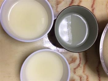 九毛膏芒果椰汁西米露的做法步骤2