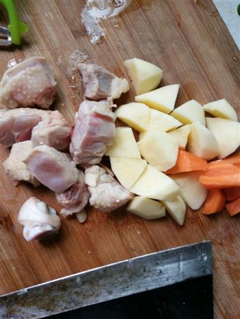 土豆炖鸡腿的做法步骤3