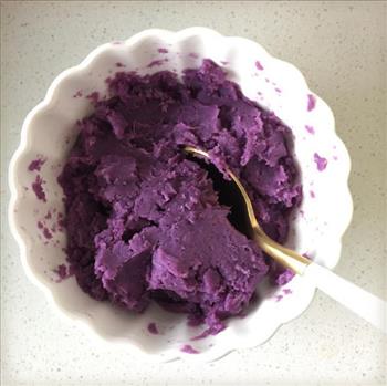 紫薯蛋卷的做法步骤4