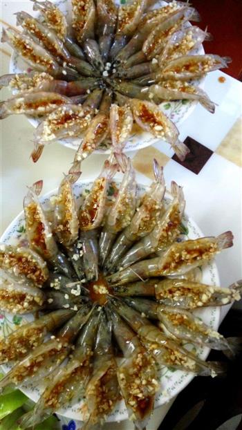 蒜蓉蒸虾的做法步骤1