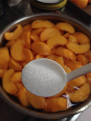 香甜糖水黄桃罐头的做法步骤4