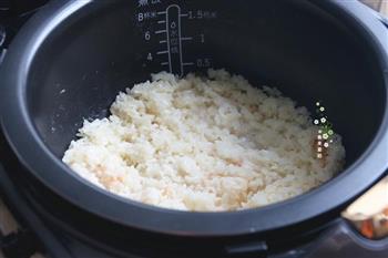 电饭锅版芒果糯米饭的做法步骤9
