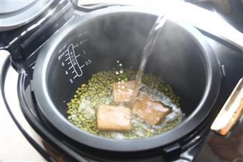 电饭锅绿豆汤的做法图解4