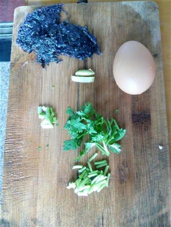 清香的紫菜蛋汤‘’鲜而不腻的做法步骤1