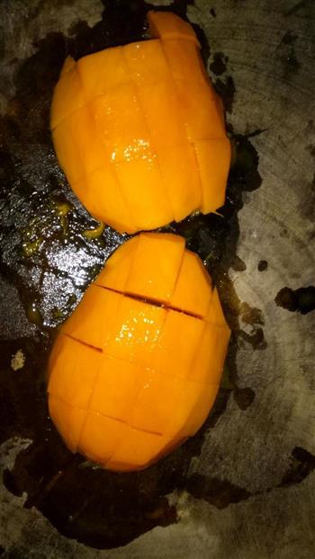 芒果芋圆西米露的做法步骤2